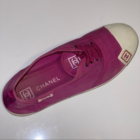 Chanel Fuchsia Magenta Pink cc Logo Sneakers - Picture 5 of 17
